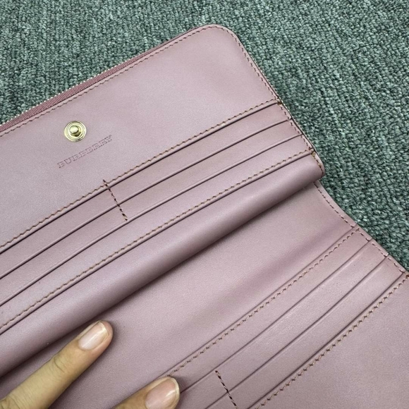 100% Authentic Burberry Leather Wallet - Picture 10 of 15